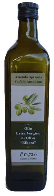 Bottiglia di Olio Extra Vergine di Oliva di categoria superiore.